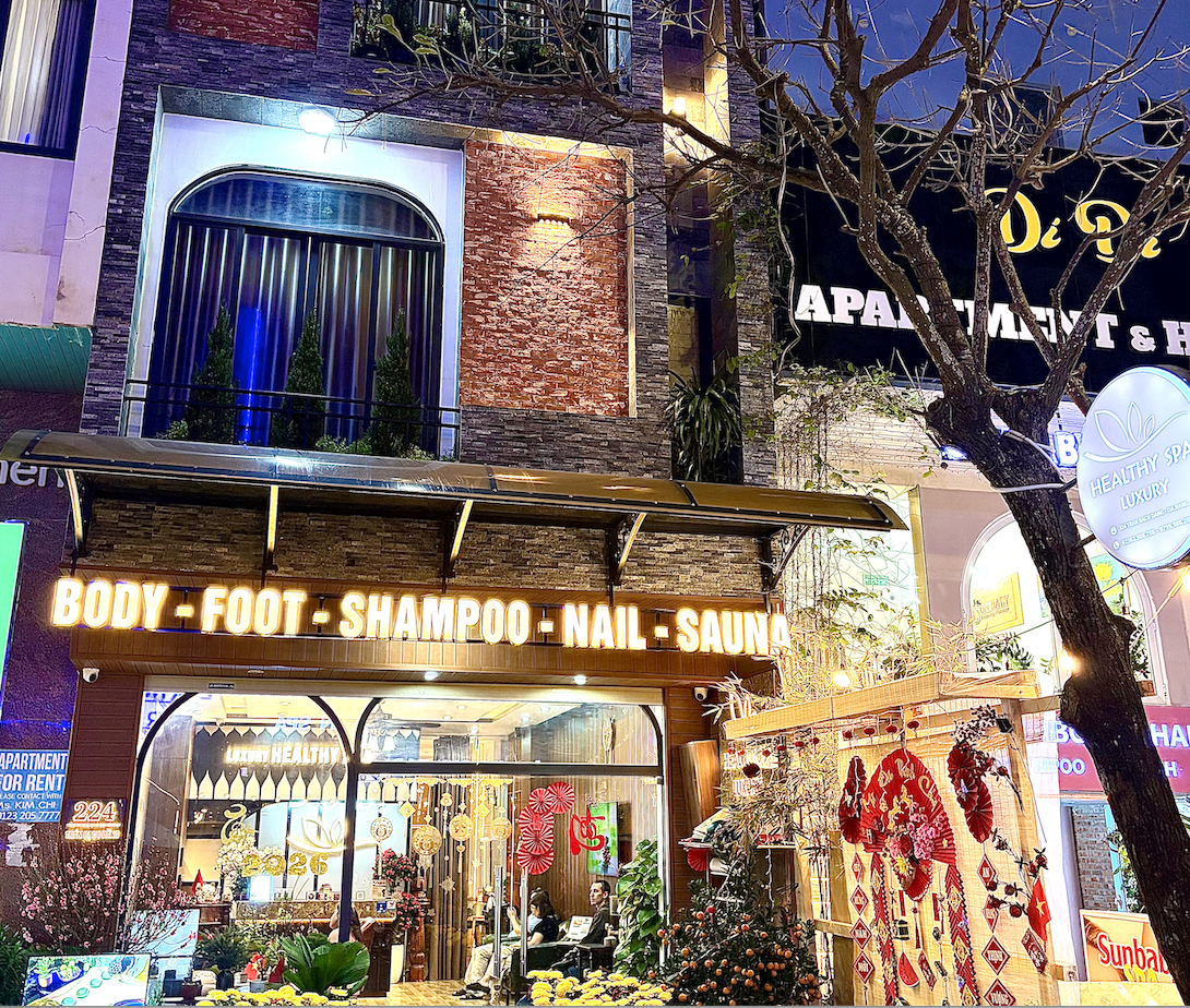 Luxury Healthy Spa storefront